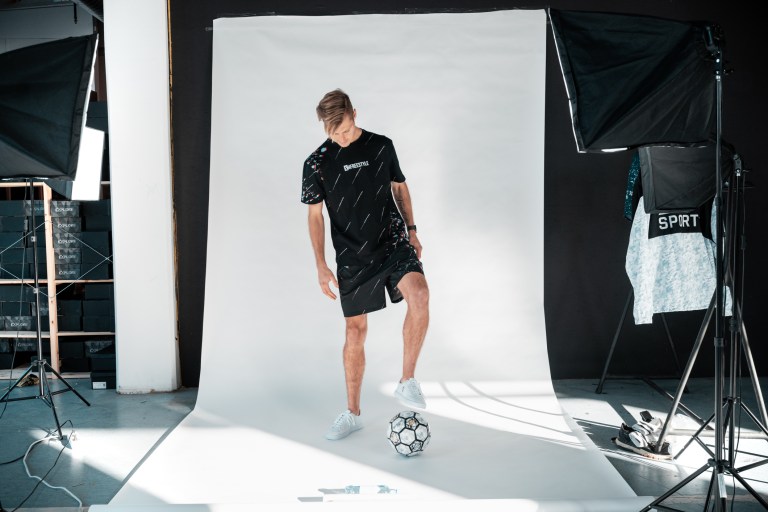 Triksekongen Tobias Becs lanserer kolleksjon for FIFA 21