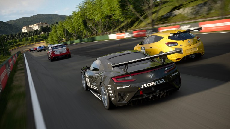 Gran Turismo 7 kommer ute i mars, og det er &laquo;enda mer&raquo; av et bilsamlingsspill